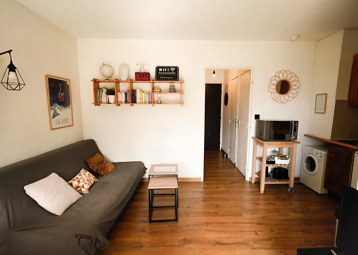 Appartement Tres Calme 2 Chambres Avec Parking Et Jardin Prive Sur Les Hauteurs De Briancon