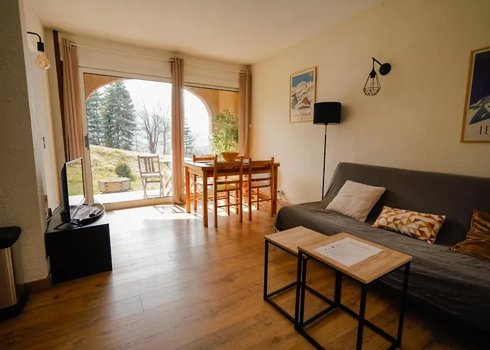 Appartement de montagne au calme rez de jardin sur les hauteurs de Briançon