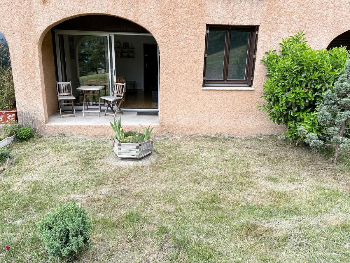 Tres Calme 2 Avec Parking Et Jardin Prive Sur Les Hauteurs De Apartment