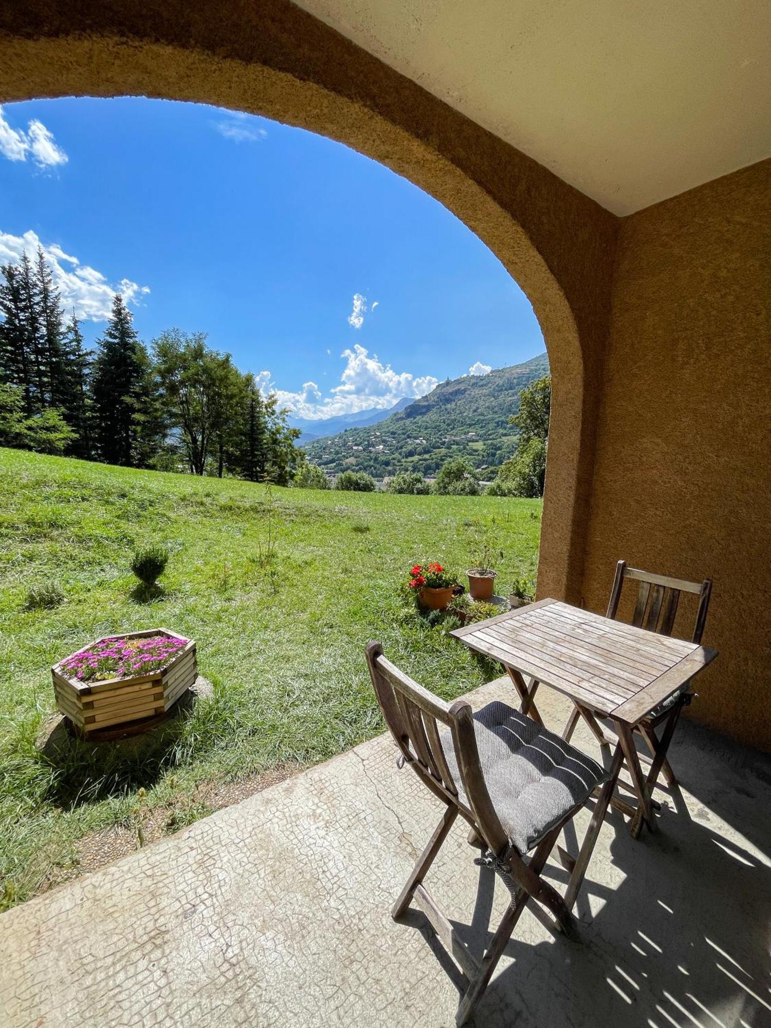 Tres Calme 2 Avec Parking Et Jardin Prive Sur Les Hauteurs De Briancon (Hautes-Alpes)