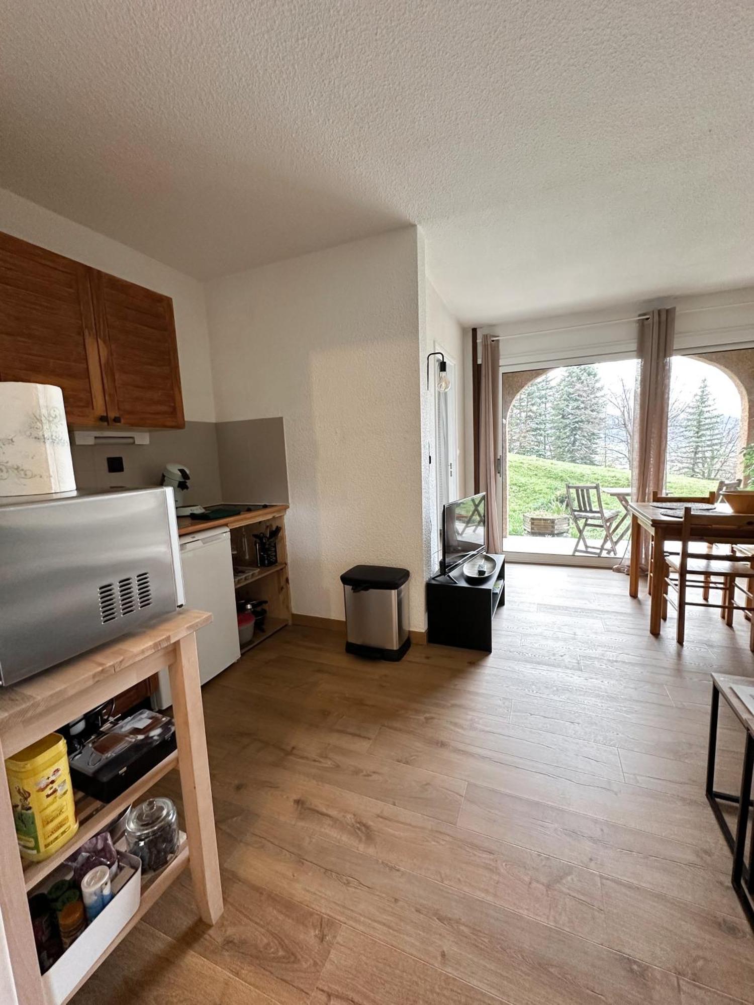 Tres Calme 2 Avec Parking Et Jardin Prive Sur Les Hauteurs De