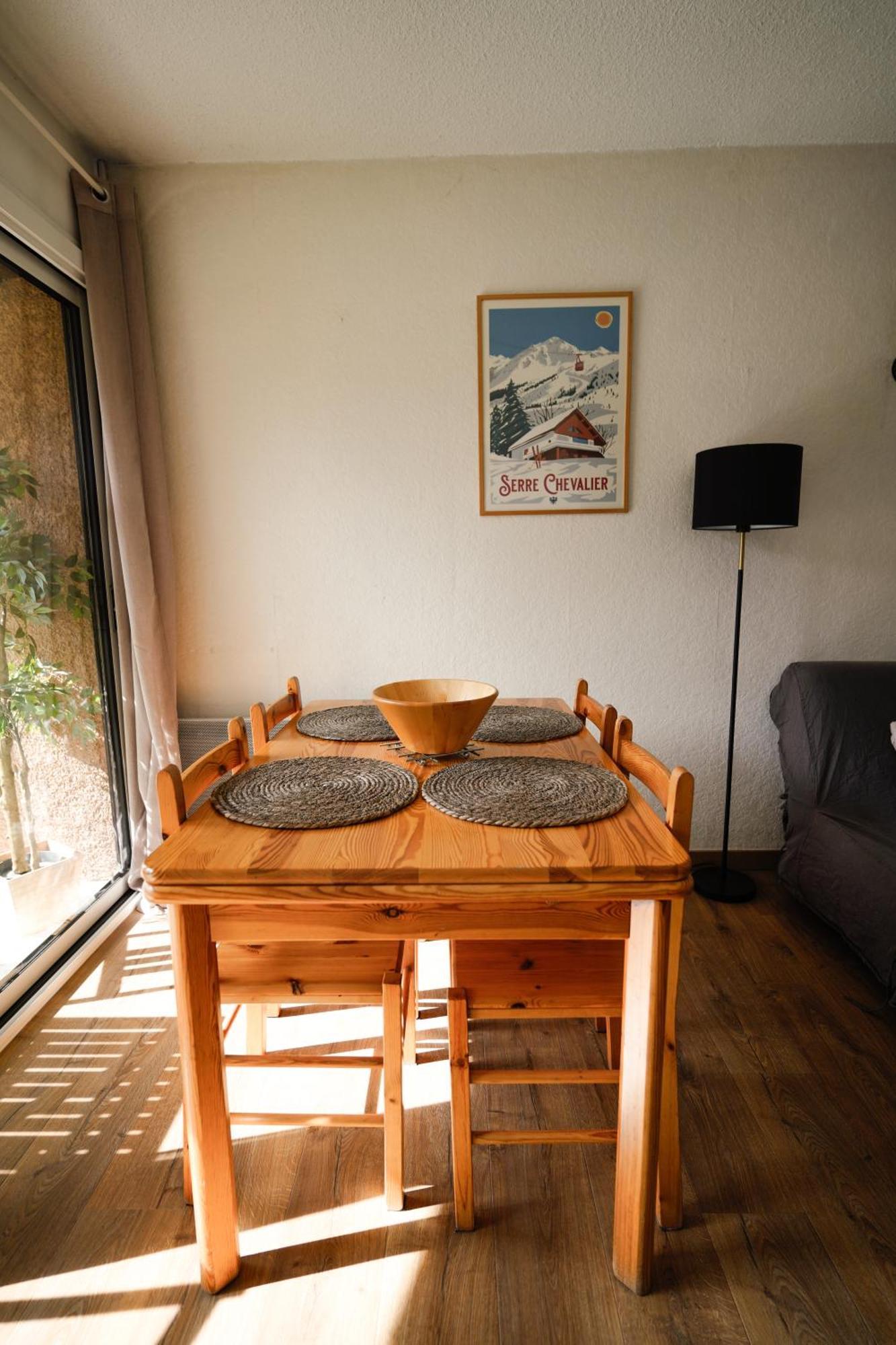 Tres Calme 2 Avec Parking Et Jardin Prive Sur Les Hauteurs De Apartment