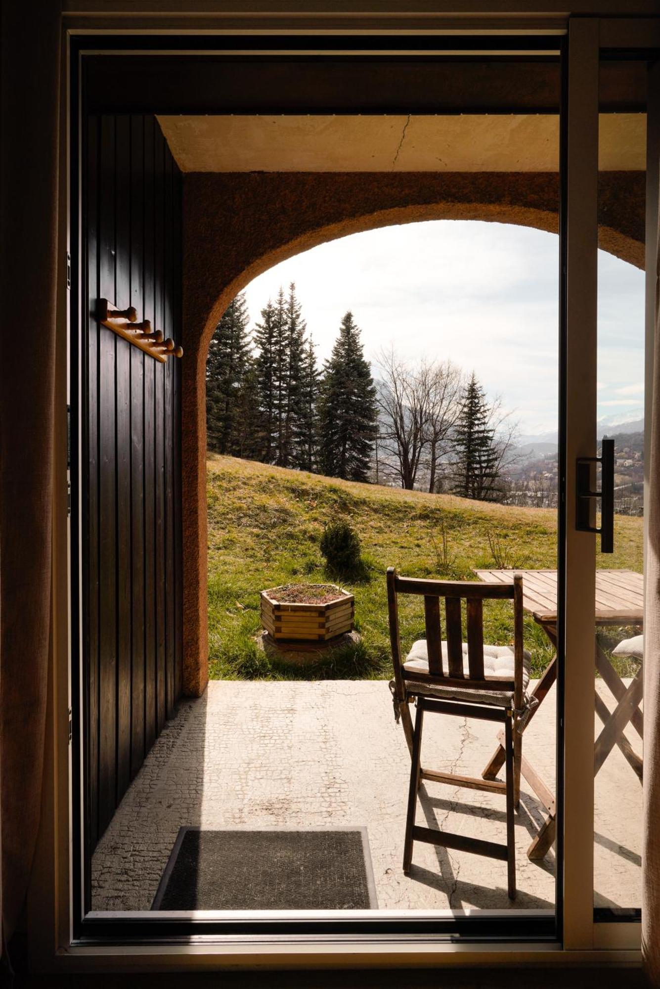 Tres Calme 2 Avec Parking Et Jardin Prive Sur Les Hauteurs De